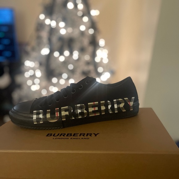 burberry shoes size 9 - Picture 1 of 1